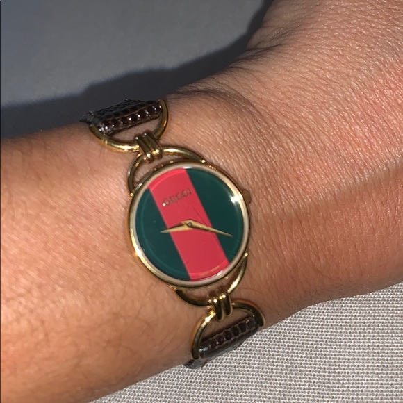 Authentic Gucci Ladies Gold Quartz Wristwatch - Picture 5 of 7